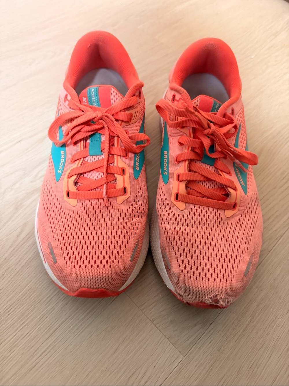 Brooks ADRENALINE GTS 22 Women's Coral/Latigo Bay/White Road Running Shoes
